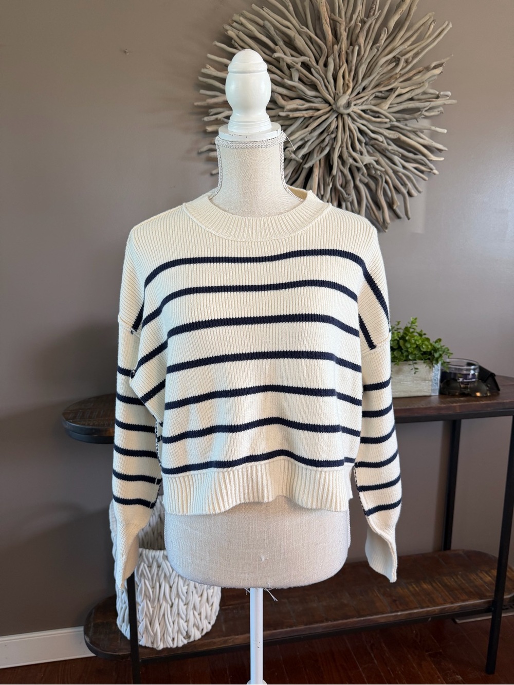 Aemi & Co summer oversized cropped sweater.